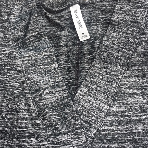 SOFT V NECK LOOSE FIT TUNIC - Picture 2 of 2